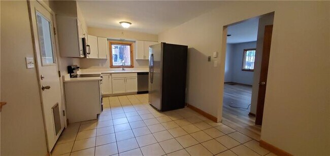 Building Photo - 419 Canyon Dr