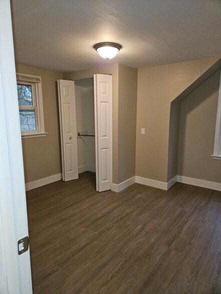 Building Photo - 8715 Ridge St