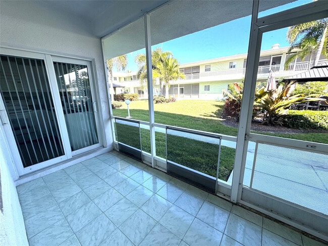 Building Photo - 2100 NE 38th St