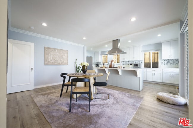 Building Photo - 1032 Masselin Ave