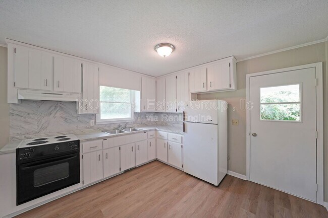 Building Photo - 251 Hog Farm Cir