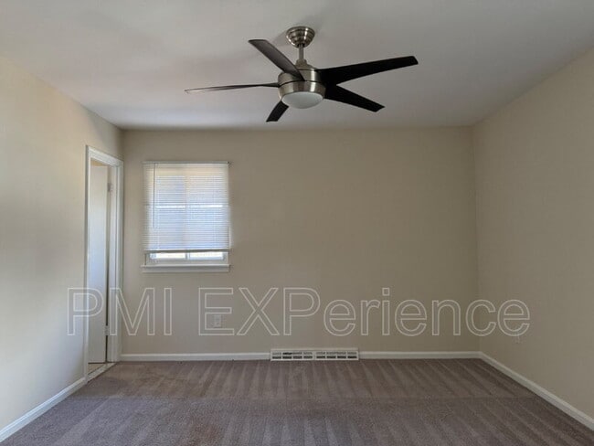 Building Photo - 13417 Queens Ln