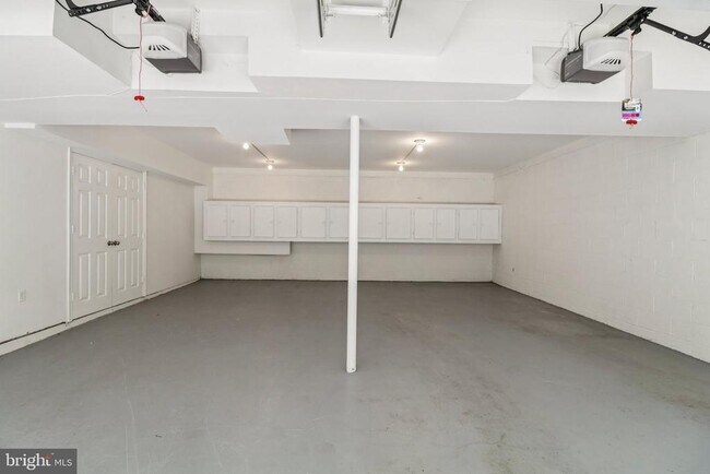 Building Photo - 3233 Ellicott St NW