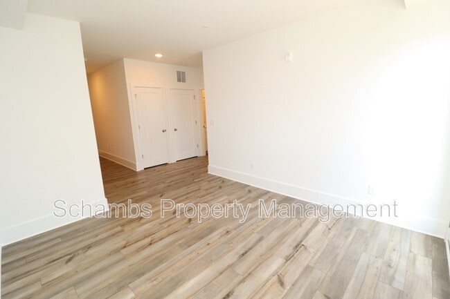 Building Photo - 110 Byrum St