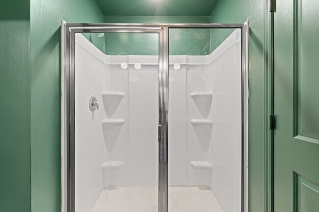 Building Photo - 49 River Bank Rd