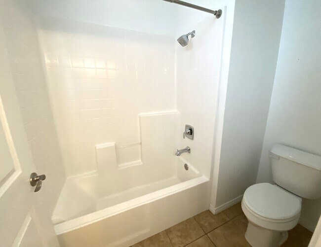 Building Photo - 4 Bdrm Parkside Village Gem -  2 weeks fre...