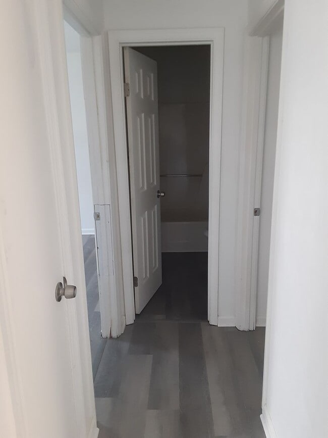 Building Photo - 8851 Plymouth St