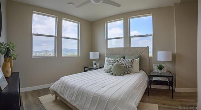 Building Photo - 2 bedrooms 2 baths in Escondido over at the GRAND VIEW APARTMENTS