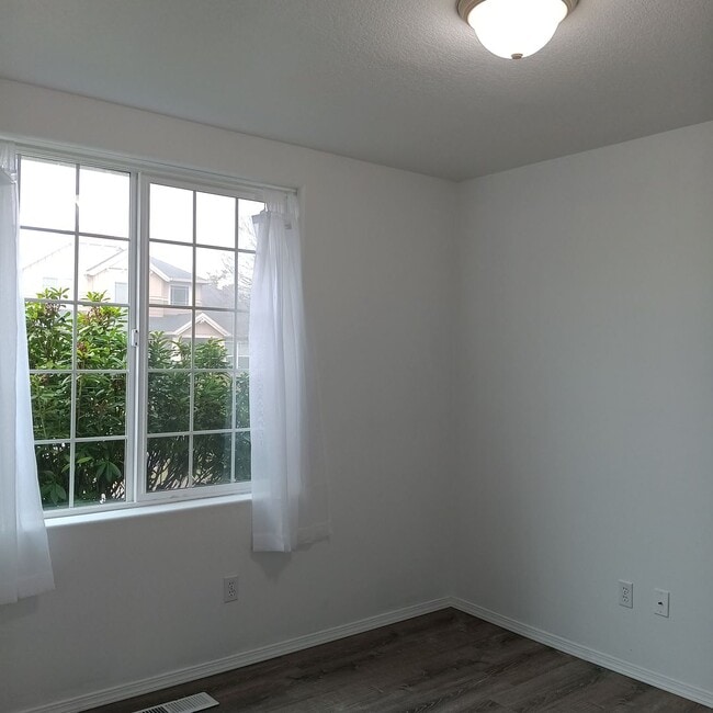 Building Photo - Beautiful Home Available In Bridal Springs Community!