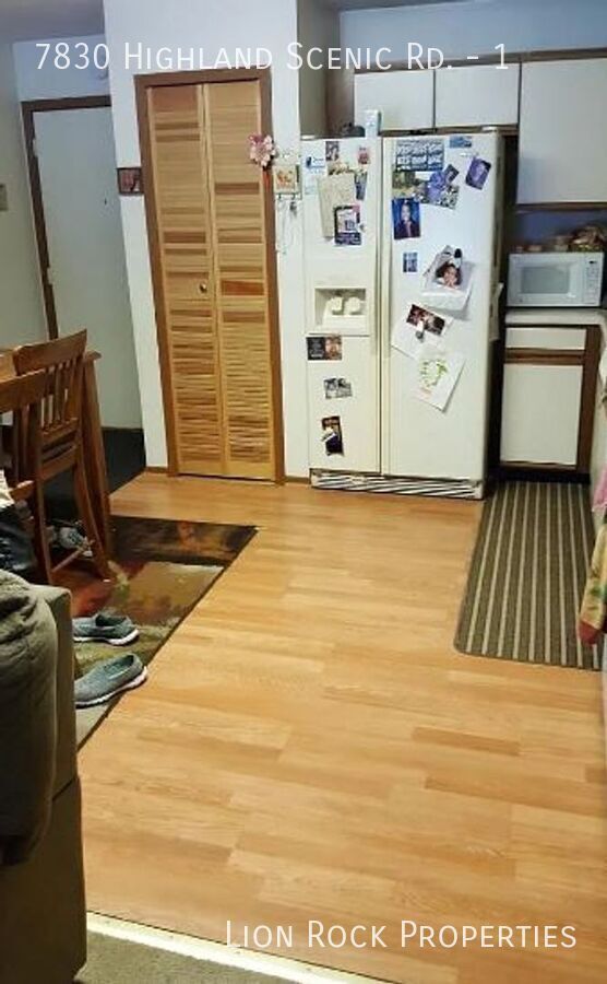 Building Photo - 7830 Highland Scenic Dr