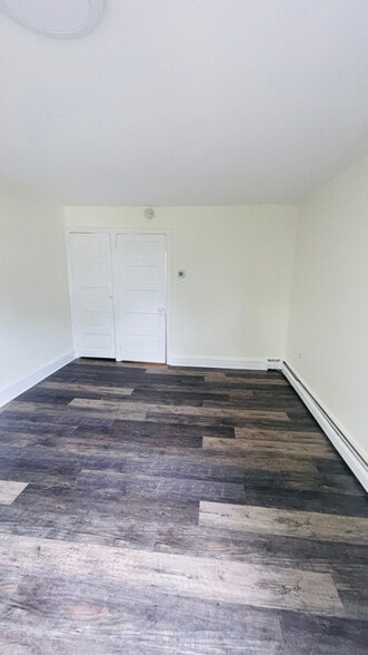 Building Photo - 825 Maple Ave