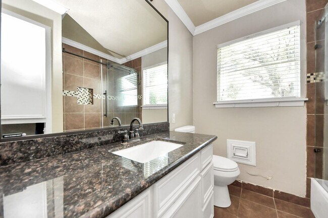Building Photo - Charming and well-maintained home in the heart of Pasadena!