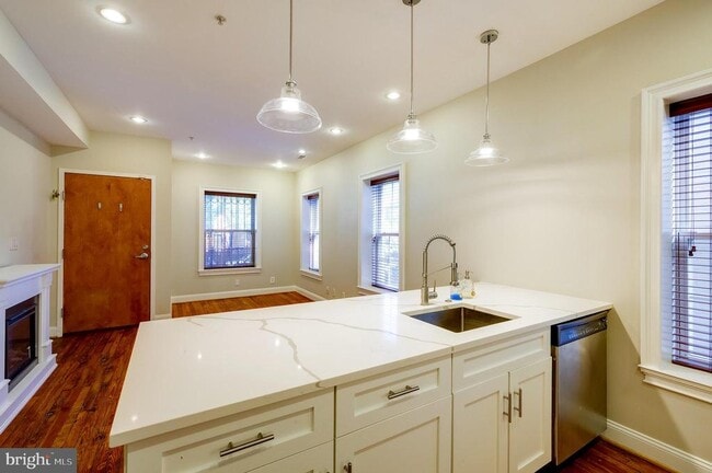 Building Photo - 1543 6th St NW