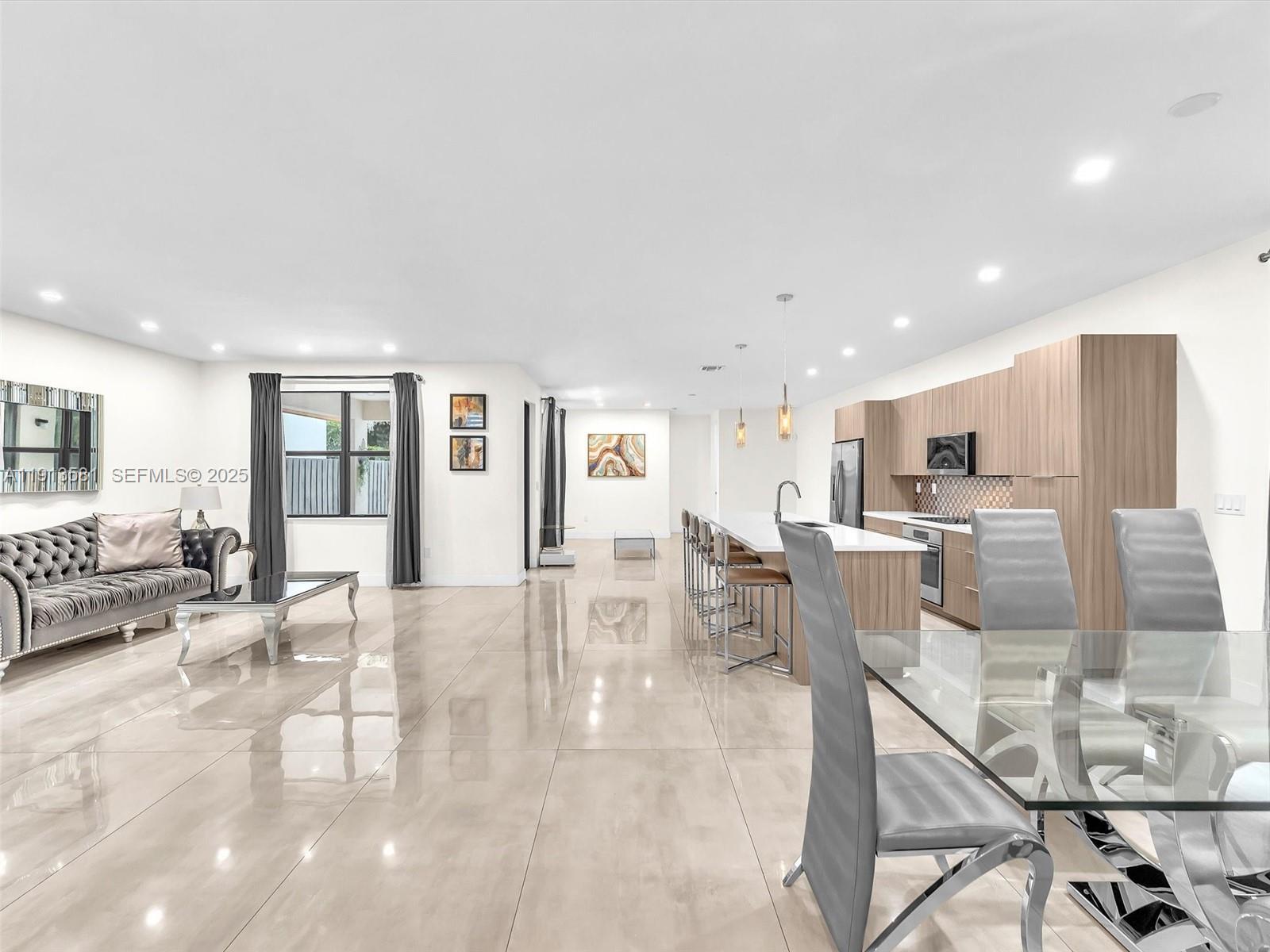 Building Photo - 10250 NW 76th Ter