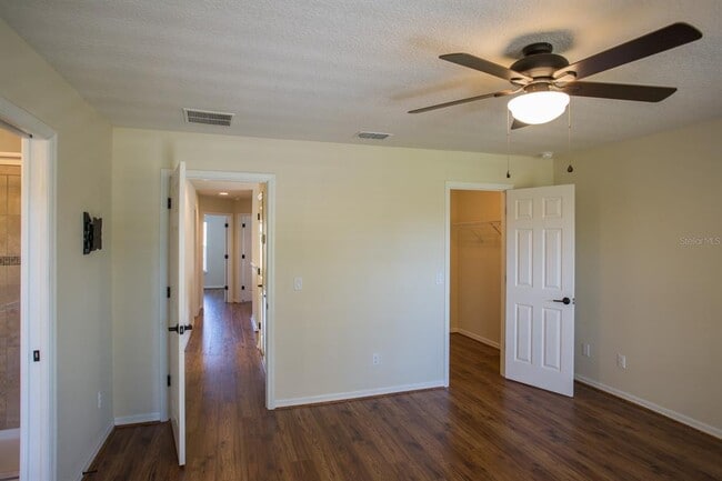 Building Photo - 12105 Breda Ln