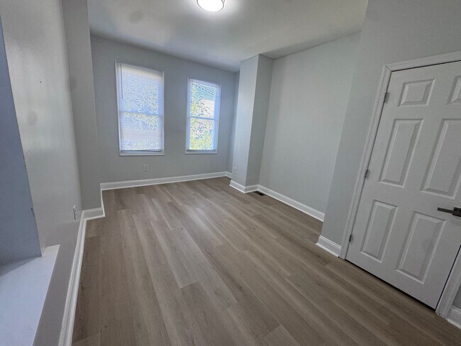Building Photo - 5811 Crittenden St