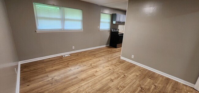 Building Photo - Single Family Home 3BR / 2.5BA