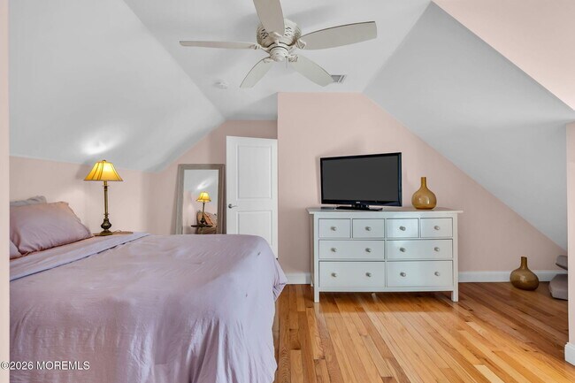 Building Photo - 550 Whiting Ave