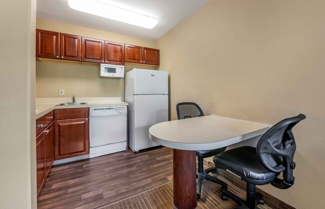 Building Photo - Furnished Studio-Dallas - Las Colinas - Gr...