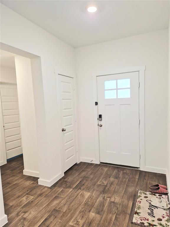 Building Photo - 501 Elm Crk Dr