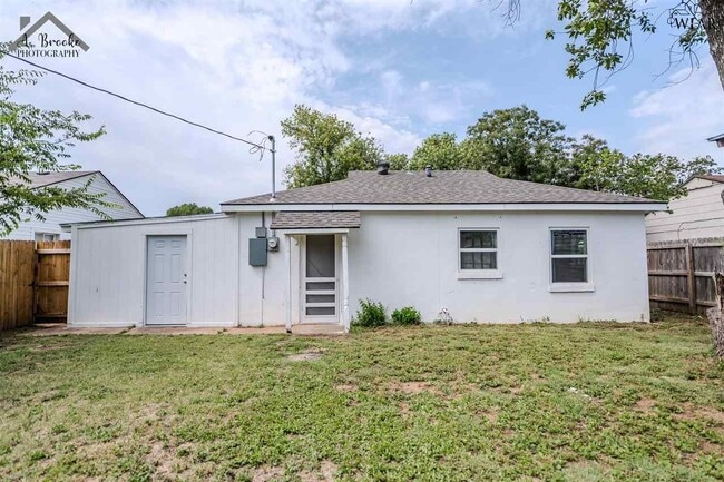 Building Photo - 3213 Avenue S