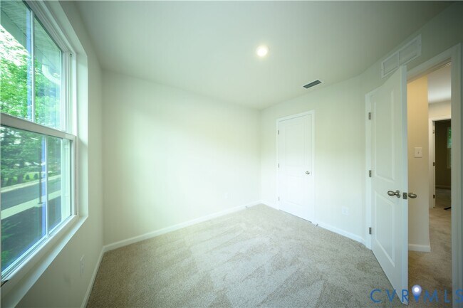 Building Photo - 1121 Canterbury Rdg Rd