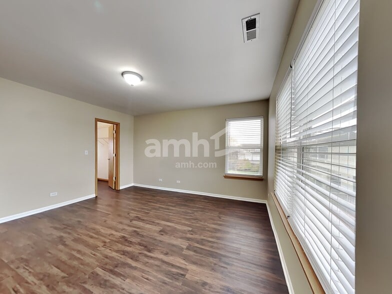 Building Photo - 240 Wedgewood Cir