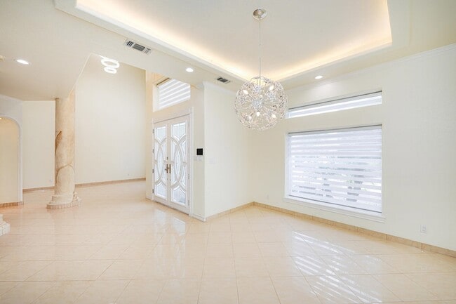 Building Photo - 314 Bordeaux Dr