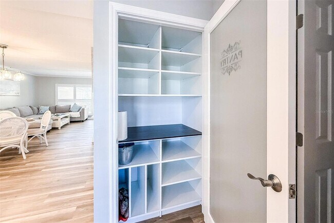 Building Photo - 845 Benjamin Franklin Dr