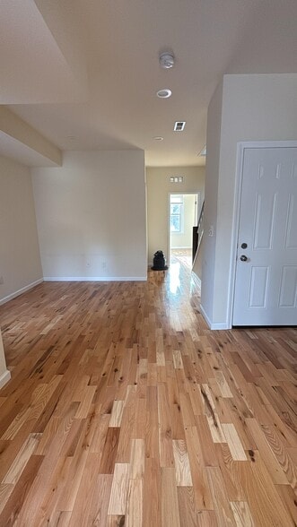 Building Photo - 4167 Ridge Ave