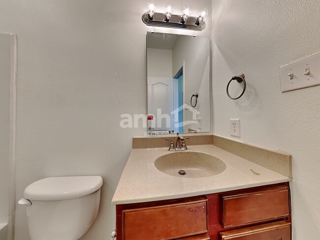 Building Photo - 308 Ranlo Ave