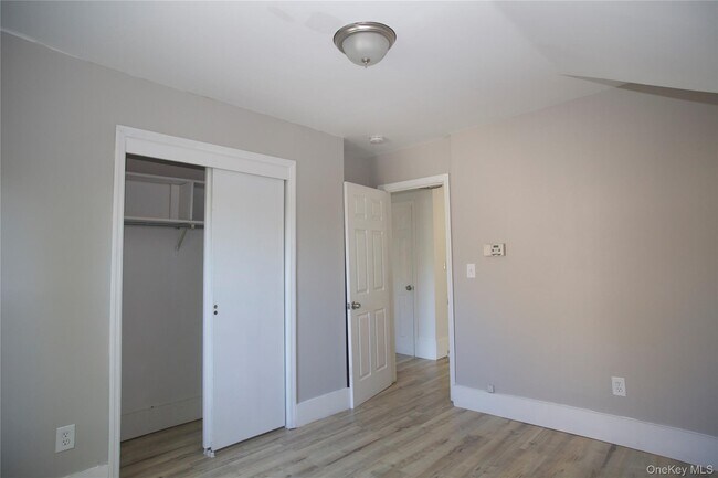 Building Photo - 35 S Lawn Ave
