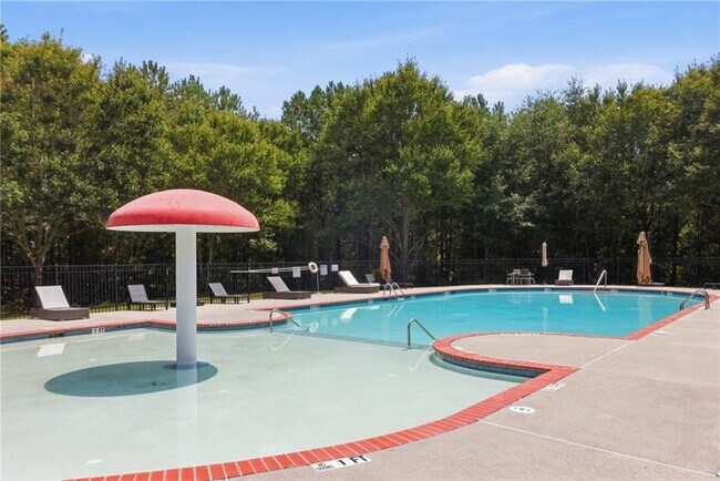 Building Photo - 906 Donington Cir SE