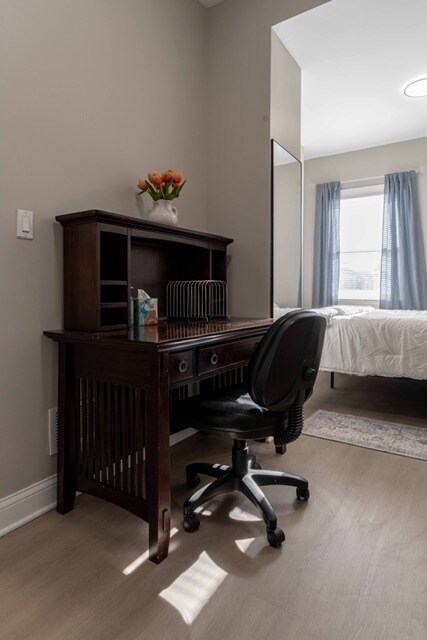 Building Photo - 3049 N Avers Ave