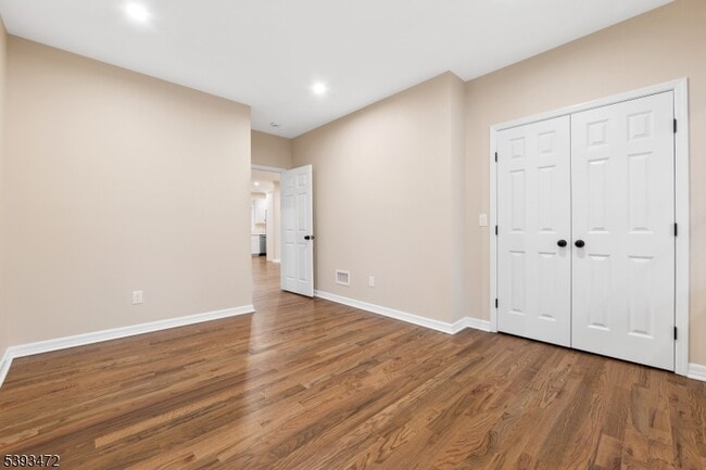 Building Photo - 937 Ringwood Ave