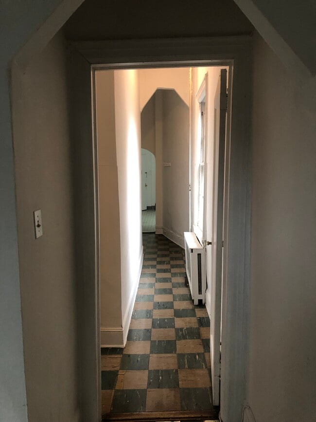 Building Photo - 790 Grand St