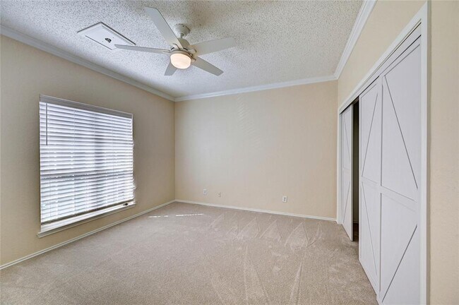 Building Photo - 921 Marine Dr