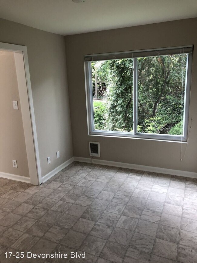 Building Photo - 17-25 Devonshire Blvd