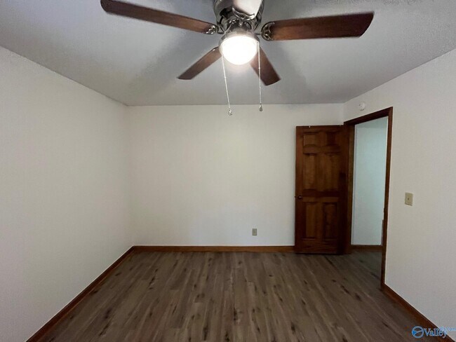 Building Photo - 2122 Indian Hills Rd NE