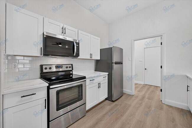 Building Photo - 1248 W Hudgins St