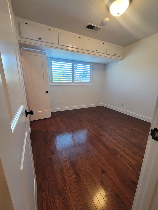 Building Photo - 437 Enslen Park Ct