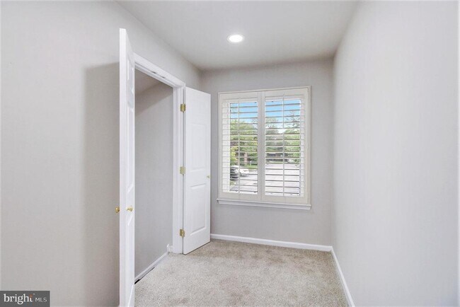 Building Photo - 1807 Mountainview Dr