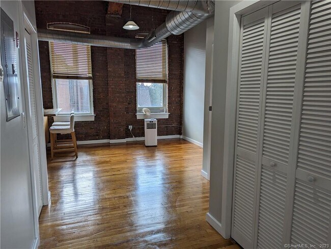 Building Photo - 325 Lafayette St