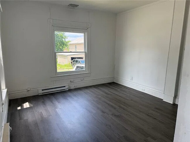 Building Photo - 240 2nd Ave