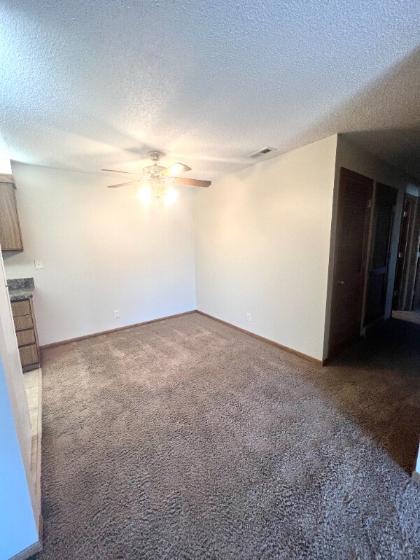 Building Photo - 5120 Emerald Dr