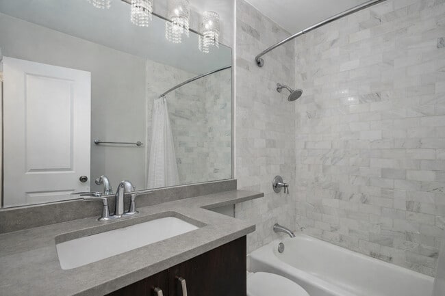 Building Photo - 1550 N Lake Shore Dr