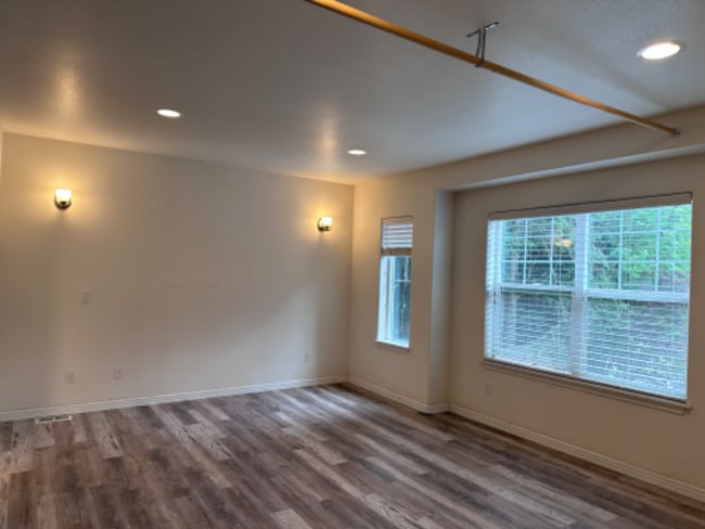 Building Photo - 6368 23rd Ave SW