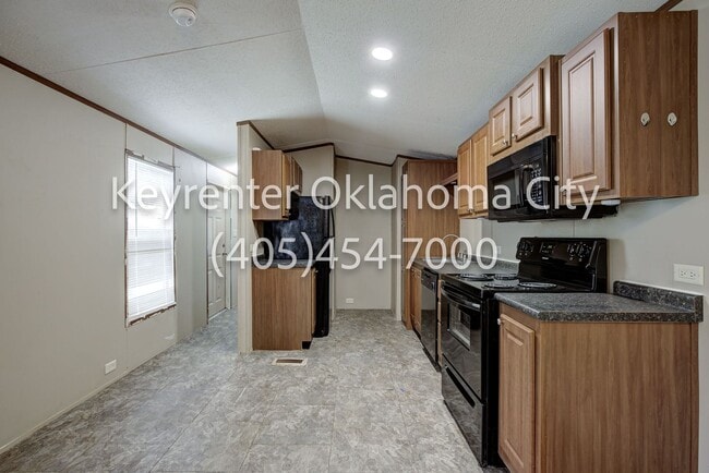Building Photo - Spacious 2BD/1BTH Home In OakRidge Village In Spencer