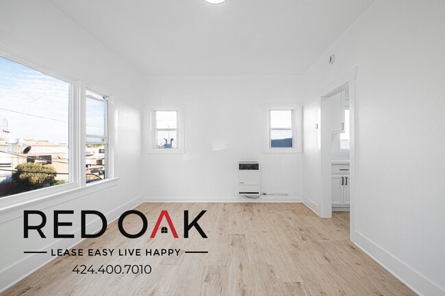 Primary Photo - 527 W 15th St
