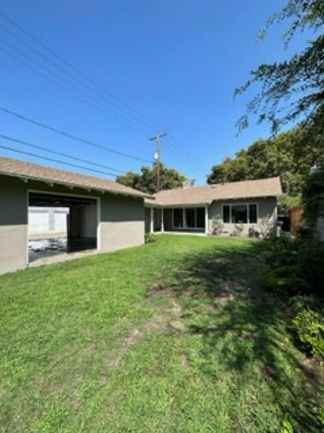 Building Photo - Beautiful Home in a Lovely Neighborhood! Available Spacious 2 Bedroom and Two Bathroom!